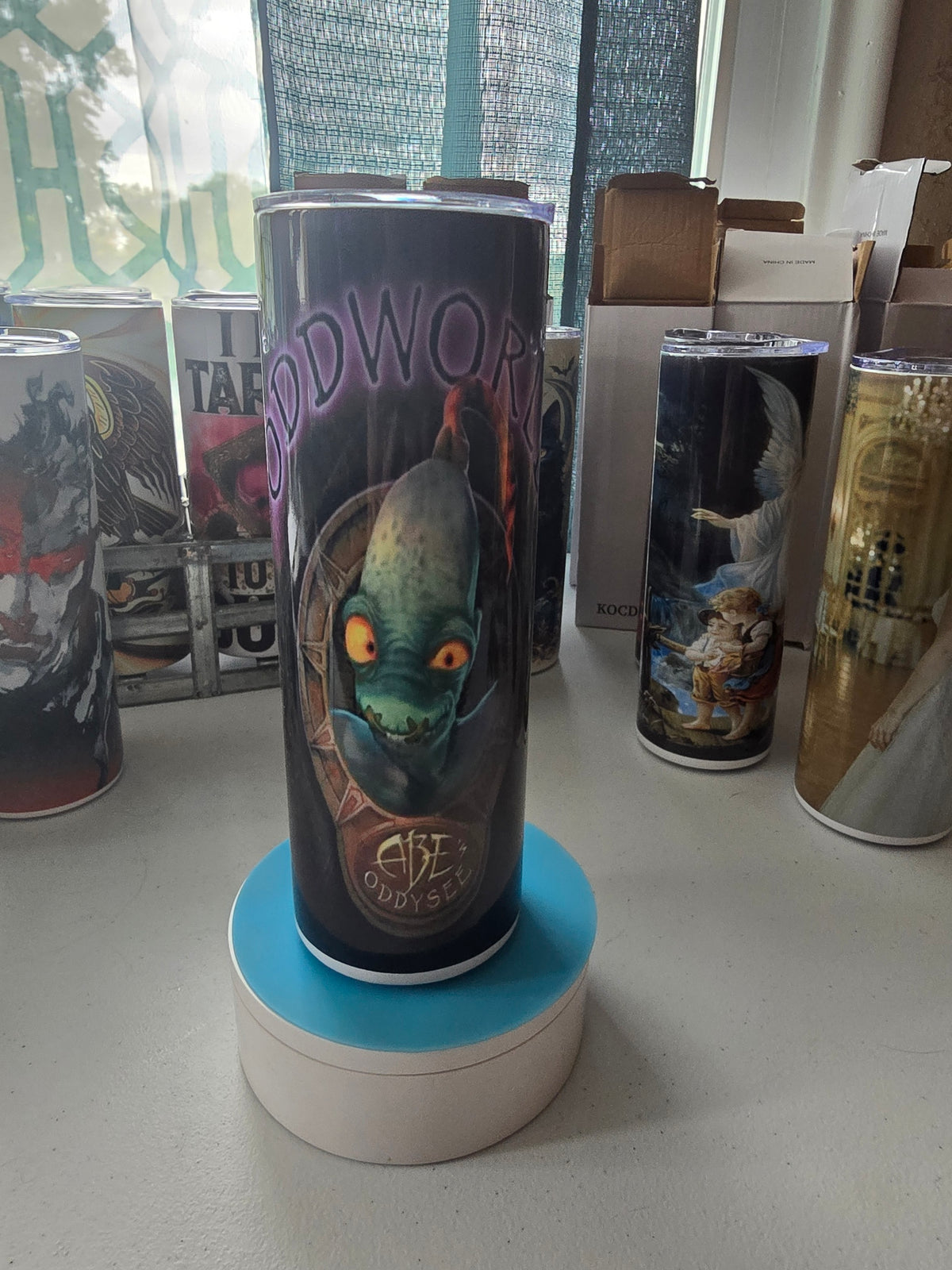 Customizable 20 oz tumbler.